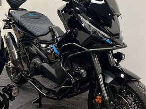 CUSTOM 2025 - AKRAPOVIC - 5 JAAR HONDA GARANTIE -