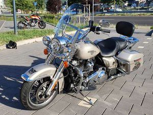 HARLEY-DAVIDSON ROAD KING