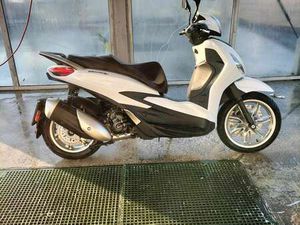 PIAGGIO BEVERLY 300 HPE