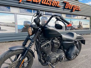 HARLEY-DAVIDSON 883 IRON