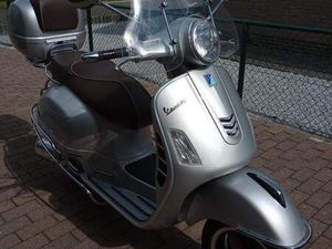 ② VESPA GTS125, ÉDITION 70 ANS VESPA