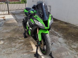 KAWASAKI ZX10R 2011