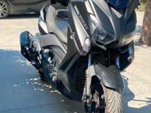 YAMAHA XMAX 400 ABS MOMODESIGN