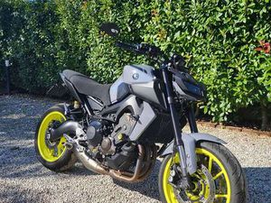 YAMAHA MT-09 GRIGIO
