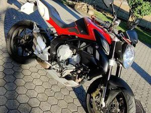 MV AGUSTA BRUTALE 675 ROSSO