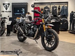 2025 TRIUMPH SCRAMBLER 400 X // CARNIVAL RED/PHANTOM BLACK W/ WI