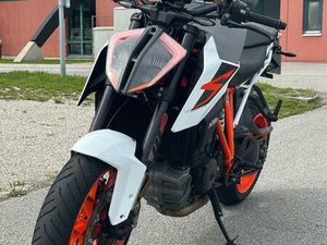 KTM 1290 SUPER DUKE R