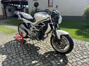 SUZUKI GLADIUS 650