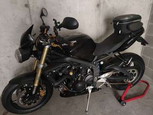 TRIUMPH STREET TRIPLE 675 NERO