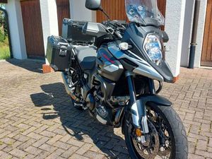 SUZUKI DL 1000 V STROM MIT GARMIN ZUMO XT NAVI