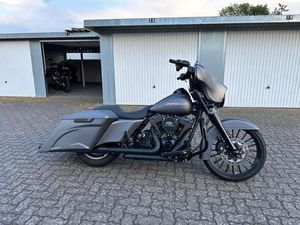 HARLEY-DAVIDSON STREET GLIDE - BAGGERUMBAU TOP ZUSTAND