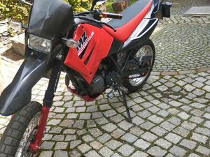 BIETE HIER EINE MZ SM