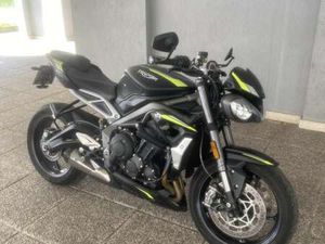 TRIUMPH STREET TRIPLE RS