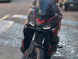 MOTO APRILIA SR GT 125