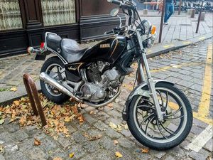 URGENT XV500 1990