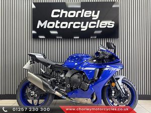 YAMAHA R1 2021 YAMAHA YZF-R1 WITH 1511 MILES, SPORTS BIKE, IMMACULATE AKRAPOVIC 998 CC