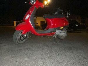 ② VESPA LX 50 2TAKT ROOD ALLE PAPIERS ZIJN ER 1/2
