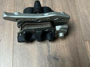 ② REMKLAUW ACHTERAAN BMW R-NINE-T