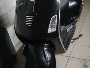 ② VESPA 125 IE SUPER 2011