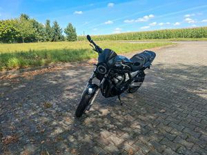 YAMAHA FZS600