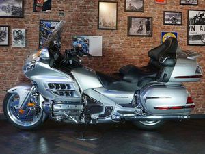 HONDA GL 1800 A8 GOLDWING ABS AUS 1.HAND - WENIGE KM