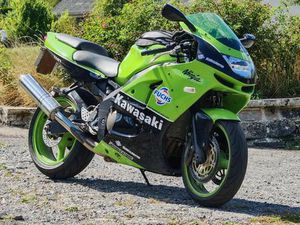 ② KAWASAKI ZX6R NINJA