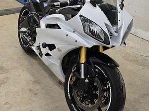 YAMAHA YZF-R6 WEIß