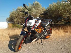 KTM 390 DUKE ABS BLANC - 2015 - TRÈS BON ÉTAT - 19 000 KM RÉELS