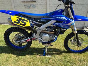 YAMAHA YZ 450 F - NUR 25 STUNDEN LAUFZEIT