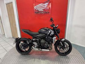 USED TRIUMPH TRIDENT 660 FOR SALE IN SURREY