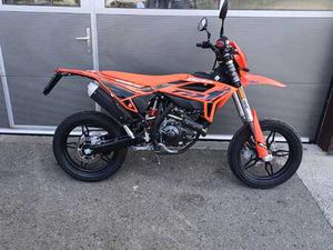 125T LC4T MOTARD E5+