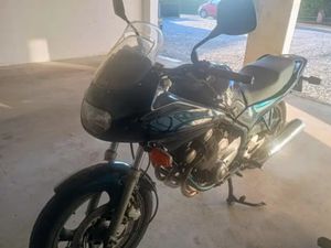 YAMAHA XJ 600 MED FÅ KM