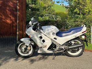 HONDA VFR 750 F CANTON BERNE -