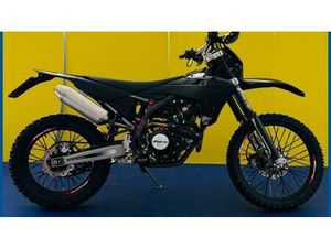 VENDO FANTIC MOTOR XEF 125 PERFORMANCE (2023 - 24) USATA A ALESSANDRIA (CODICE 9821020) - MOTO.IT