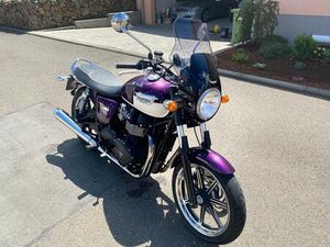 TRIUMPH BONNEVILLE T100