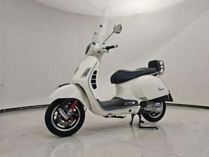 VESPA GTS 300 SUPER BIANCO