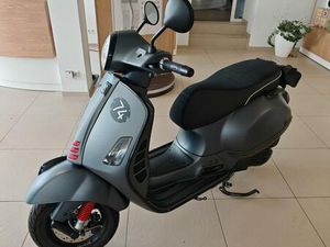 VESPA GTS 125 SUPERSPORT ABS / SCHWARZ UMBAU *UNIKAT*