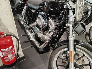 HARLEY-DAVIDSON SPORTSTER XL 883