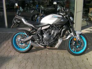 YAMAHA MT-07 35 KW*KURZES HECK*ALU-WINDSCHILD