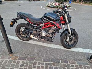 BENELLI 402 S BENELLI 302S DEL 2019 NERO