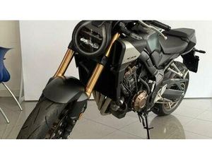 VENDO HONDA CB 650 R E-CLUTCH (2024 - 25) USATA A NAPOLI (CODICE 9821523) - MOTO.IT