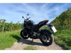 KAWASAKI ER-6N, BAUJAHR 2012 – NUR 10.800 KM