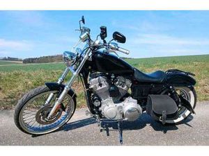 HARLEY-DAVIDSON SPORTSTER 883