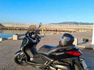YAMAHA - XMAX 250