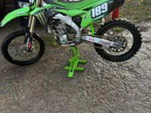 MOTO CROSS KAWASAKI