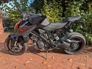 KTM 1290 SUPER DUKE R