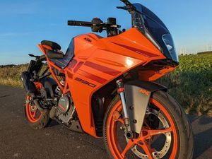 KTM RC 390 2024, QUICKSHIFTER, NUR 380KM! TOP!