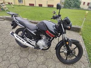 YAMAHA YBR 125 MOTORRAD SEHR GUTER ZUSTAND CANTON ARGOVIE -