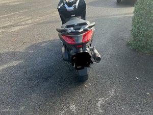 ② YAMAHA XMAX 125 – 2013 LÉGÈREMENT NÉGOCIABLE