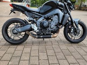 YAMAHA MT-09